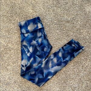 Lululemon Blue and white Patterned Legging